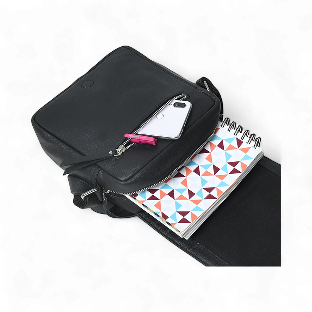 Perinto Leather Messenger Bag Black