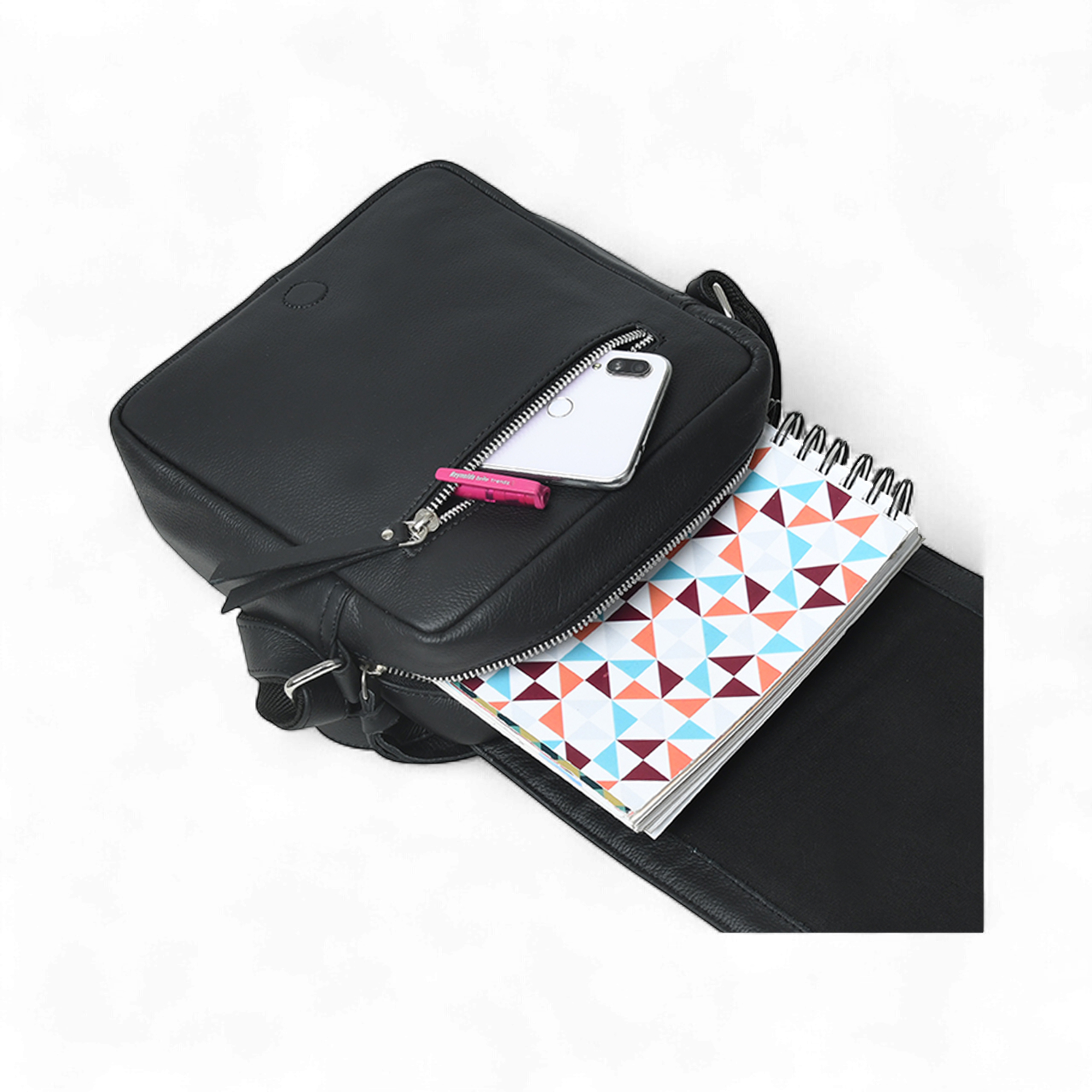 Perinto Leather Messenger Bag Black