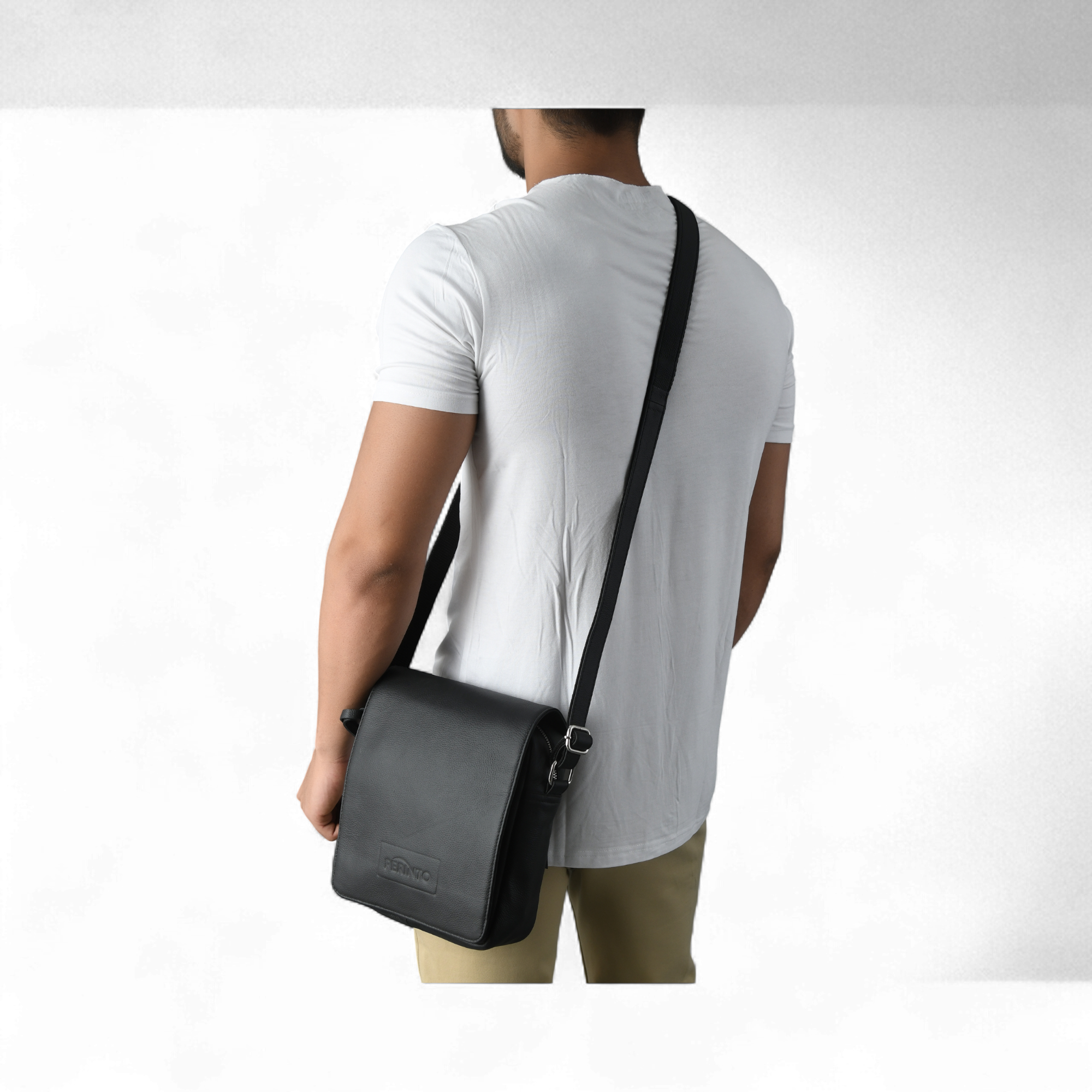 Perinto Leather Messenger Bag Black